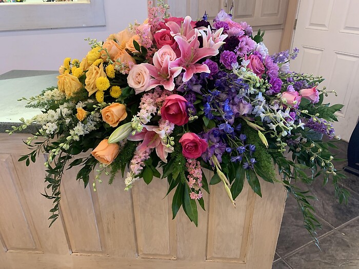 Color Block Casket spray