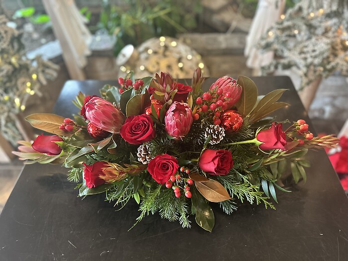 Magnolia Christmas Oblong Centerpiece
