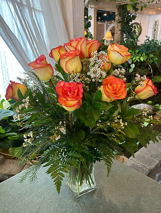 Dozen High and Magic Roses